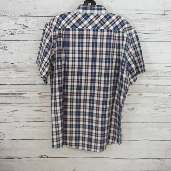 NEW IZOD Navy/Burgundy Plaid Short Sleeve Shirt - Picture 2 of 3